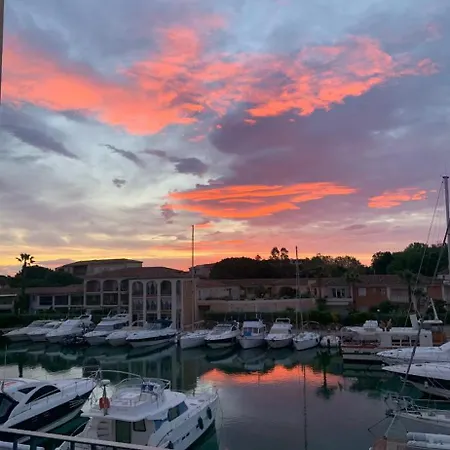 T2 Port Golfe De Saint-tropez Vue * Cogolin