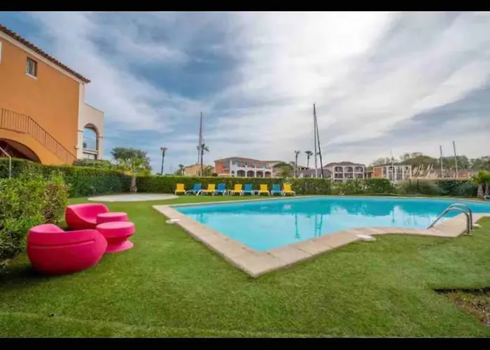 T2 Port Golfe De Saint-tropez Vue *